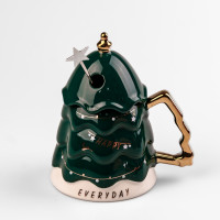Кружка керамічна 460 мл Christmas tree з кришкою та паличкою для розмішування Кружка керамічна 460 мл Christmas tree з кришкою та паличкою для розмішування