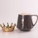 Чашка керамічна 400 мл Queen of Everything з кришкою та ложкою Сірий